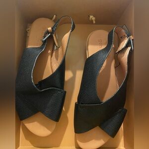 Gentle Souls by Kenneth Cole sandals